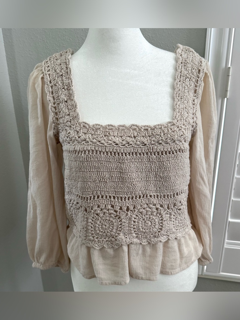 American Eagle beige Medium smocked boho Cottagecore women’s top long sleeve